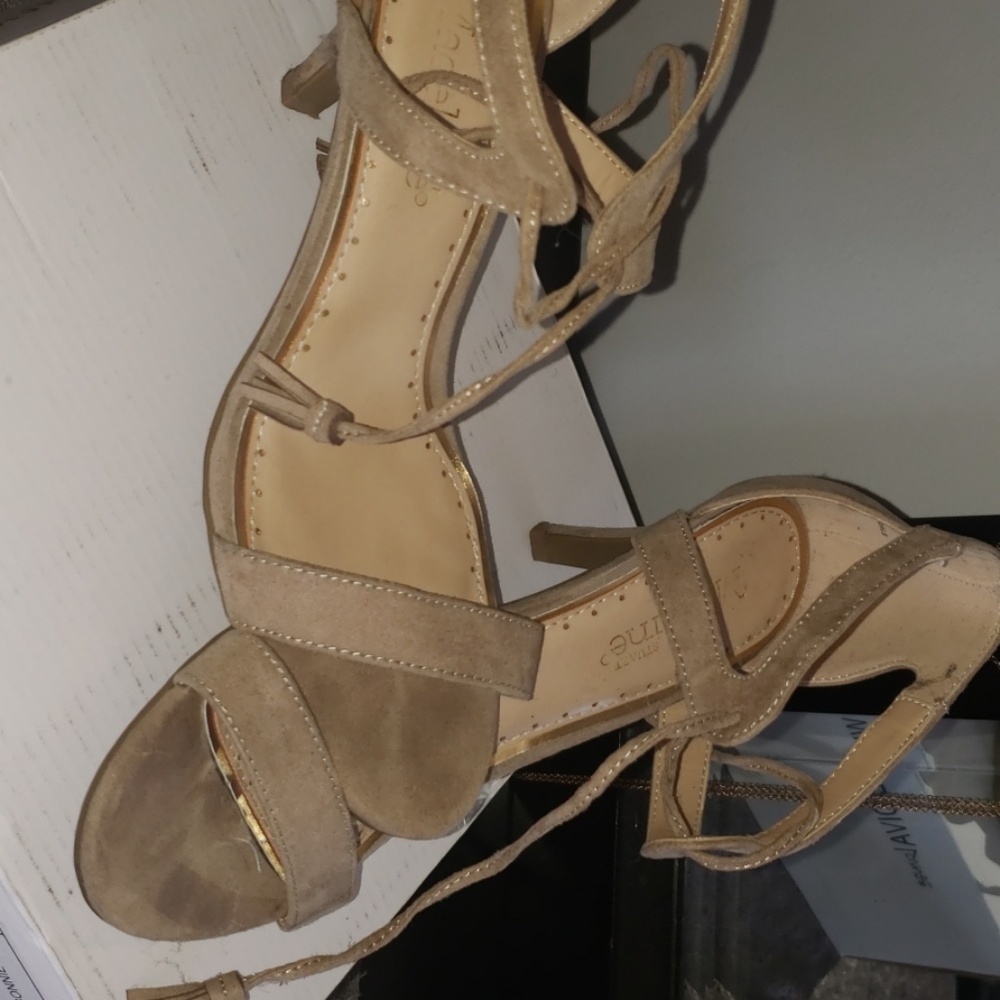 Shoes - Picture 4 of 4
